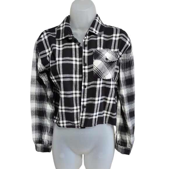 No Boundaries Tops - No Boundaries Plaid Flannel Cropped Button Down Shirt Small